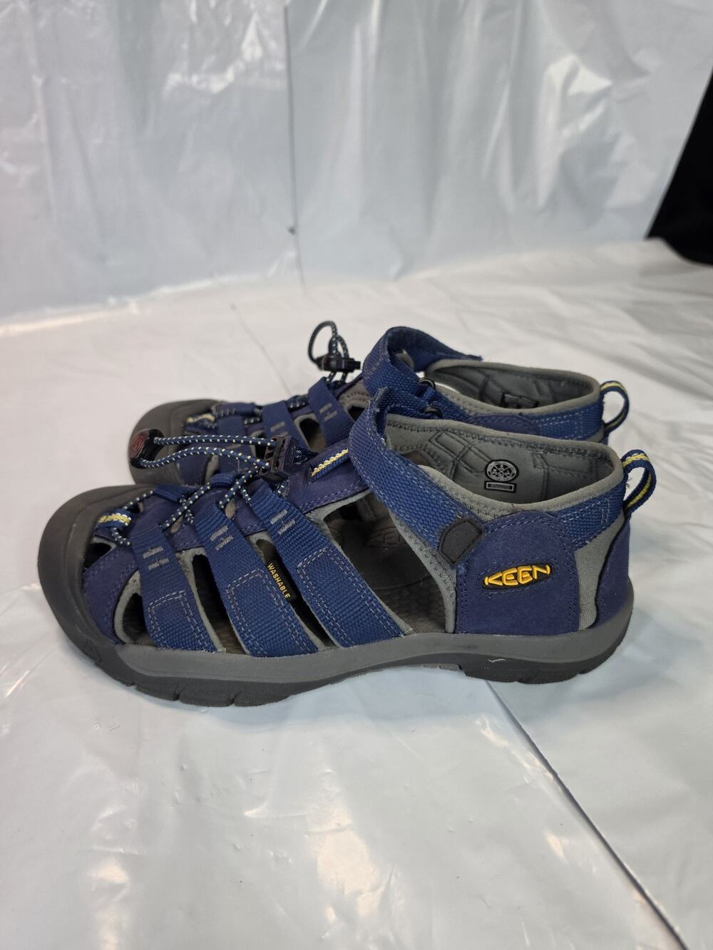 Keen Newport H2 Sandal Blue Gargoyle Youth Hiking Shoes Sandals Boys Size 6